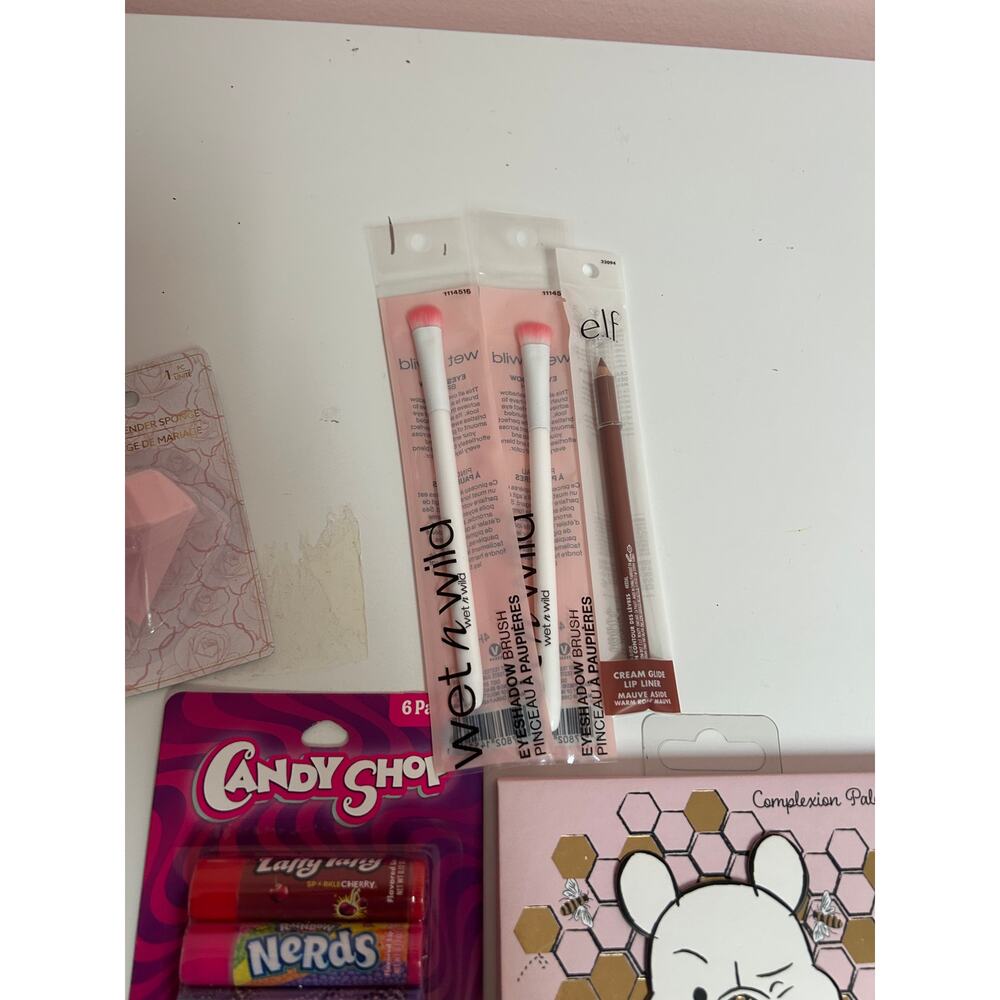 Simple Makeup Bundle - Picture 4 of 5